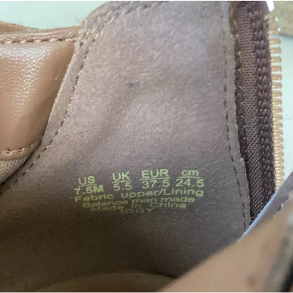 Ankle Boots Beige W/Fringe Straps Almond Toe Woman Sz 7.5 Fergalicious Iggy Sand - Picture 11 of 12